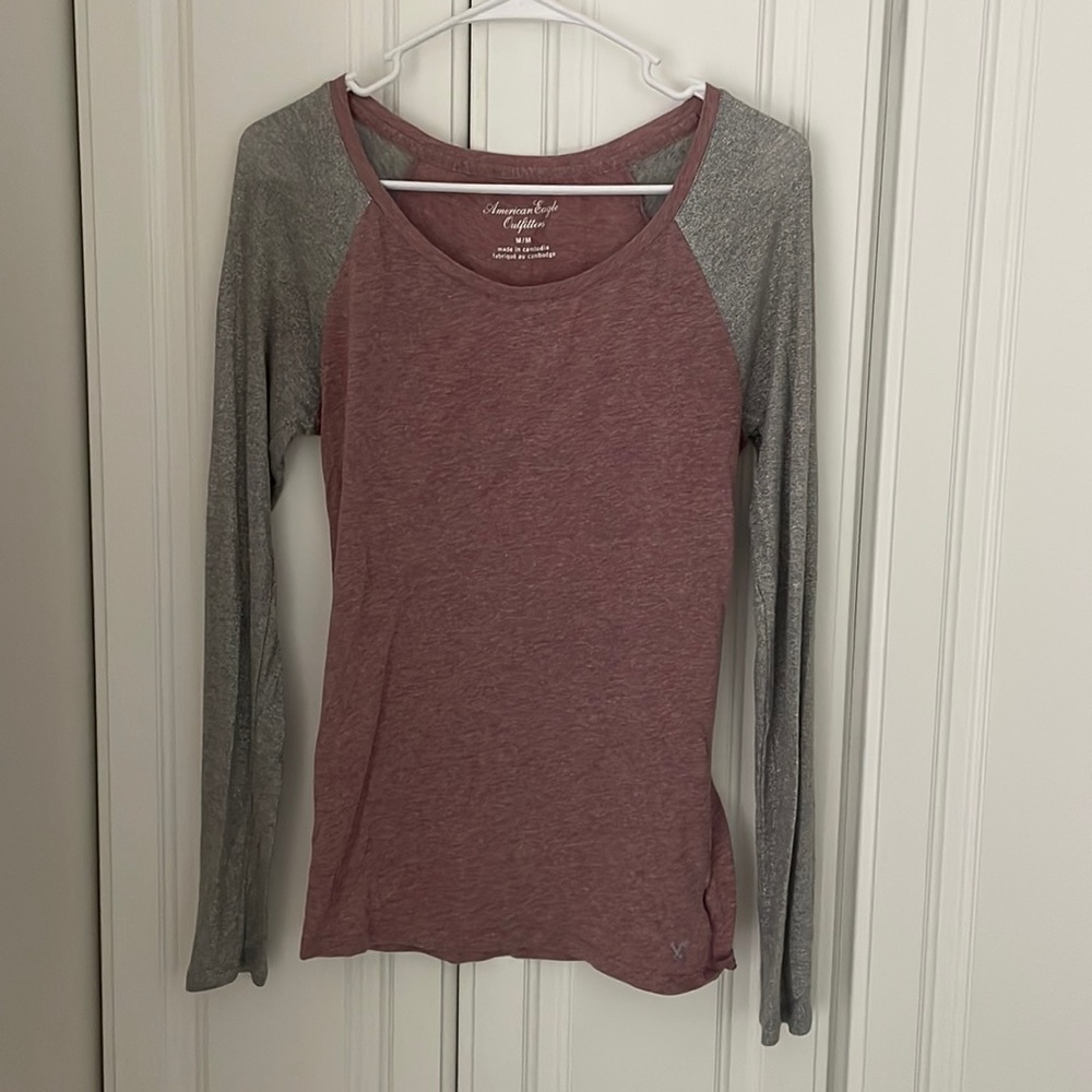 Women’s American Eagle Medium Pink Long Sleeve Shirt